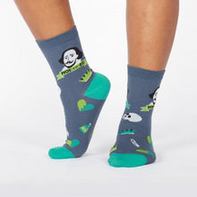 Load image into Gallery viewer, WOMEN'S CREW - TO BE, OR NOT TO BE