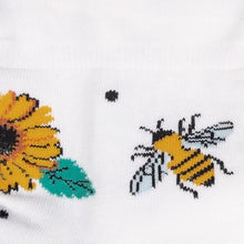Load image into Gallery viewer, TURN CUFF CREW- YAS QUEEN